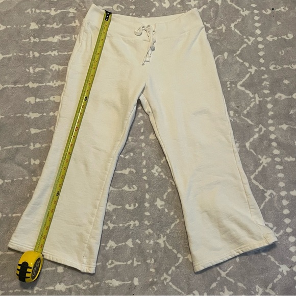 Women’s Brandy Melville white capri sweat pants size Medium - Picture 2 of 4